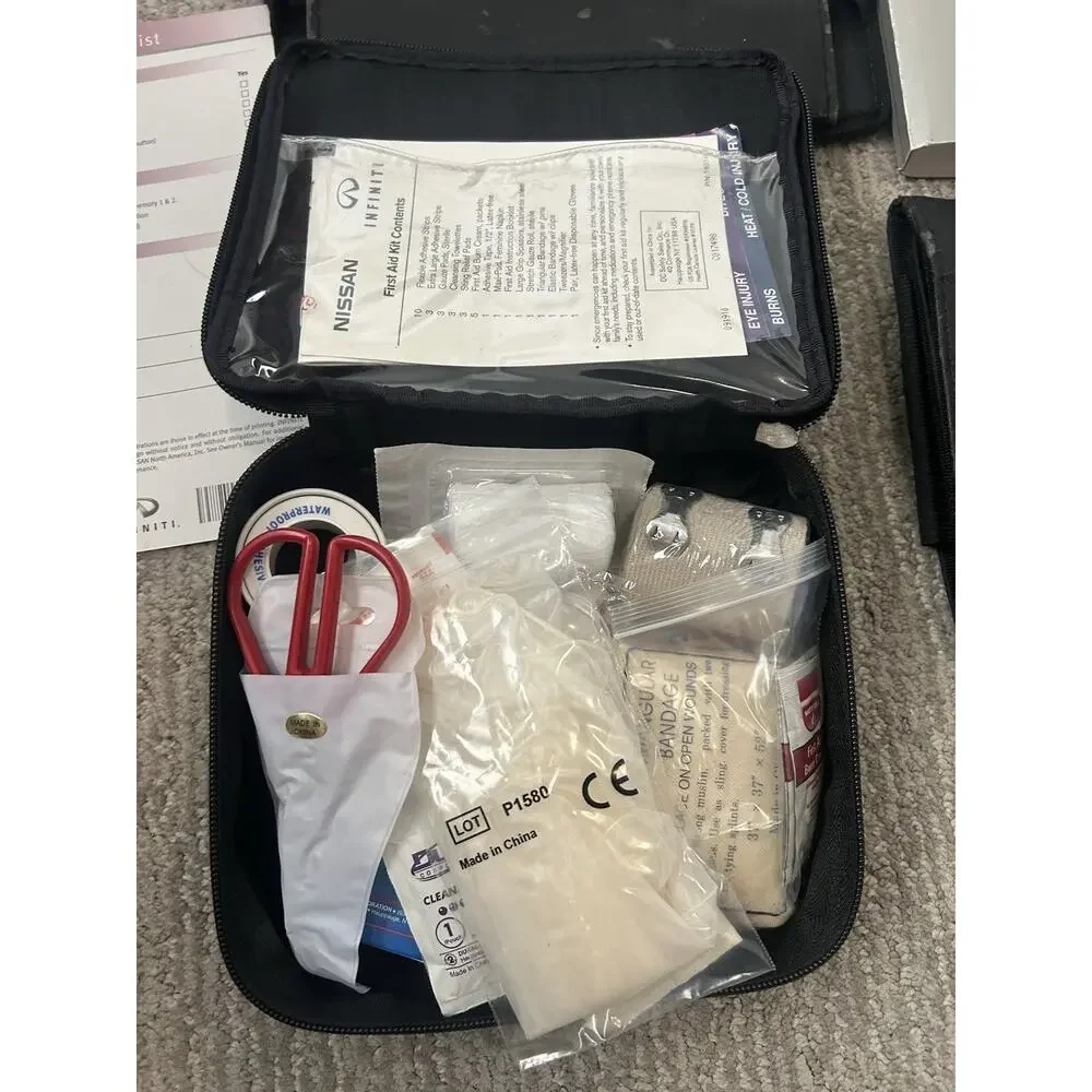 2012 Infiniti G37 AWD Owners Manual, Case, First Aid kit, and Maintenance Guide
